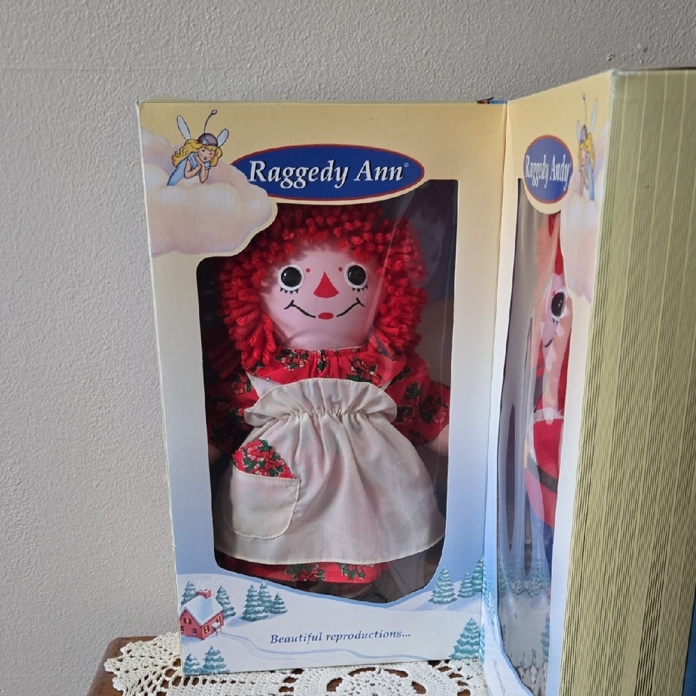 Raggedy Ann and Andy Dolls In Original Box - Picture 5 of 6